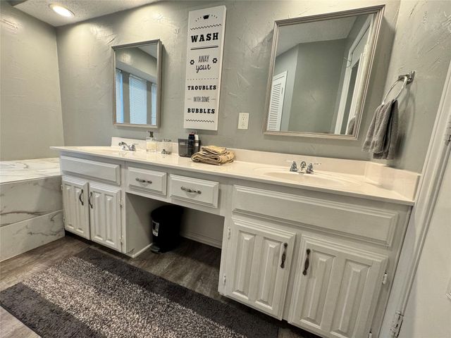 3628 Country Club Drive W, Irving, TX 75038