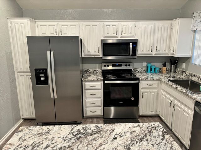 3628 Country Club Drive W, Irving, TX 75038