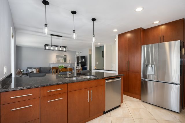 2316 N Lakewood Avenue, Chicago, IL 60614