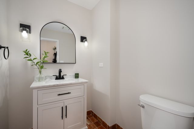 2316 N Lakewood Avenue, Chicago, IL 60614