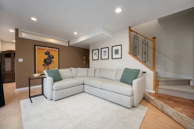 2316 N Lakewood Avenue, Chicago, IL 60614