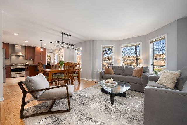 2316 N Lakewood Avenue, Chicago, IL 60614