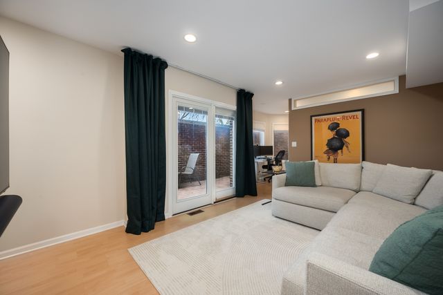 2316 N Lakewood Avenue, Chicago, IL 60614