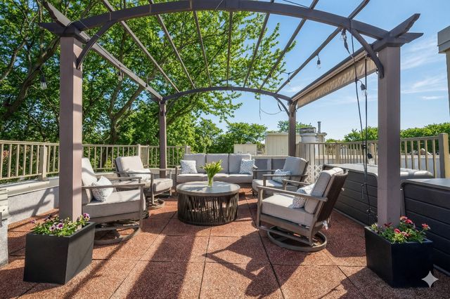 2316 N Lakewood Avenue, Chicago, IL 60614