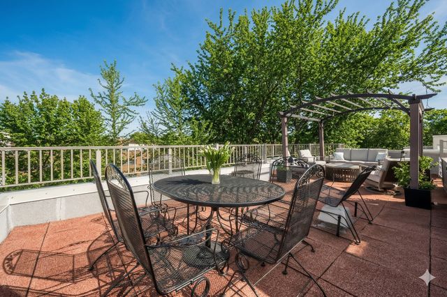 2316 N Lakewood Avenue, Chicago, IL 60614