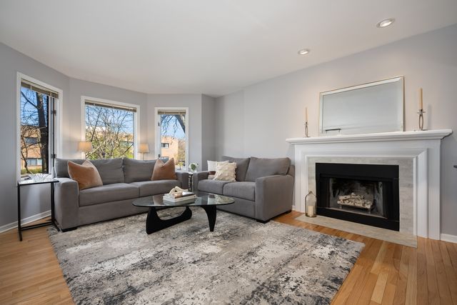 2316 N Lakewood Avenue, Chicago, IL 60614