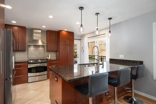 2316 N Lakewood Avenue, Chicago, IL 60614