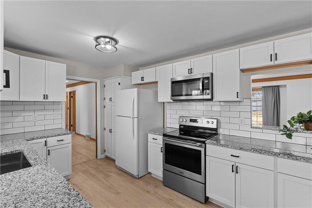 17504 E R D Mize Road, Independence, MO 64057