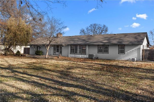 17504 E R D Mize Road, Independence, MO 64057