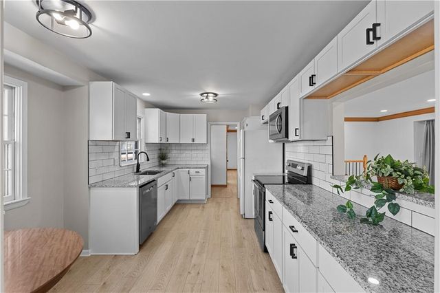 17504 E R D Mize Road, Independence, MO 64057