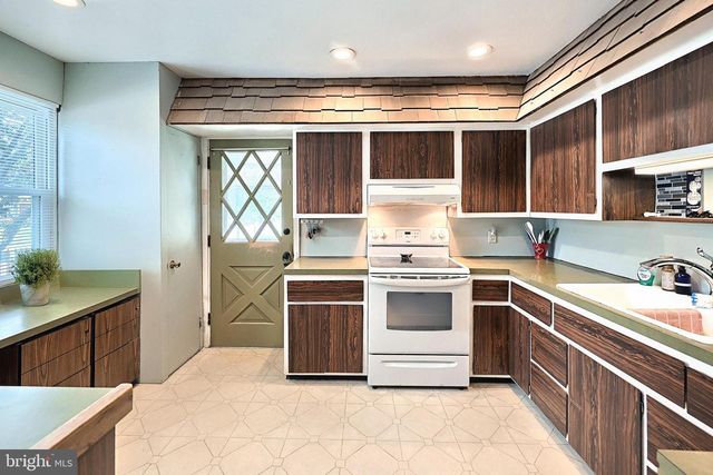 545 W KING ST, Littlestown, PA 17340