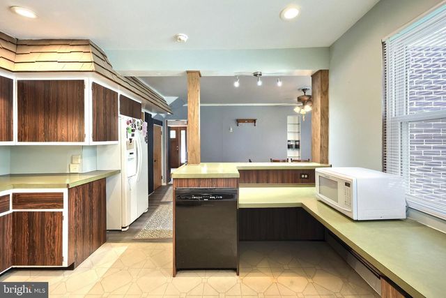 545 W KING ST, Littlestown, PA 17340