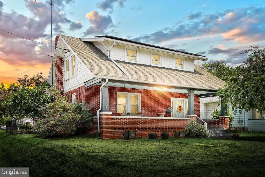 545 W KING ST, Littlestown, PA 17340
