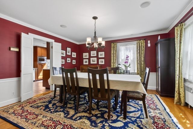 152 Beverly Rd, Brookline, MA 02467