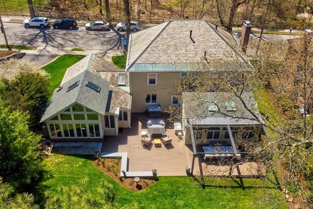 152 Beverly Rd, Brookline, MA 02467