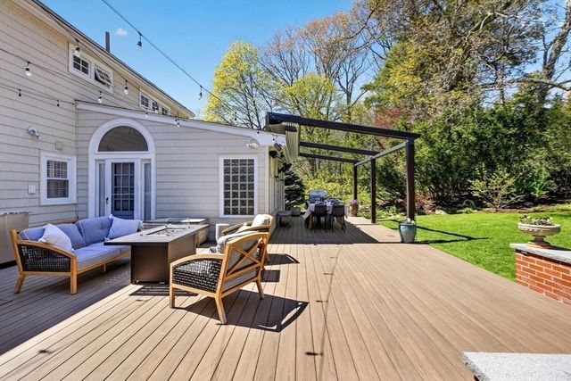 152 Beverly Rd, Brookline, MA 02467