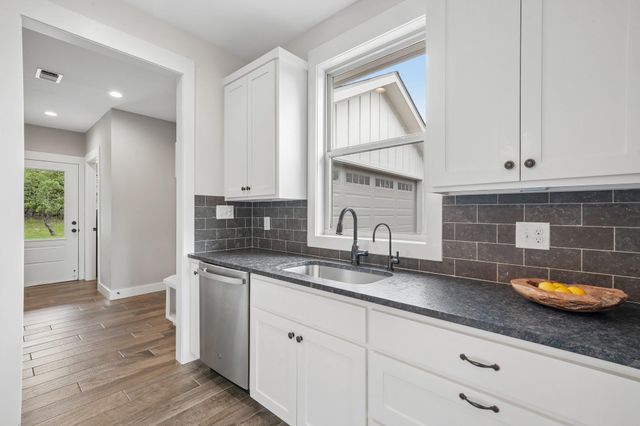190 Magnolia MDW, Canyon Lake, TX 78133