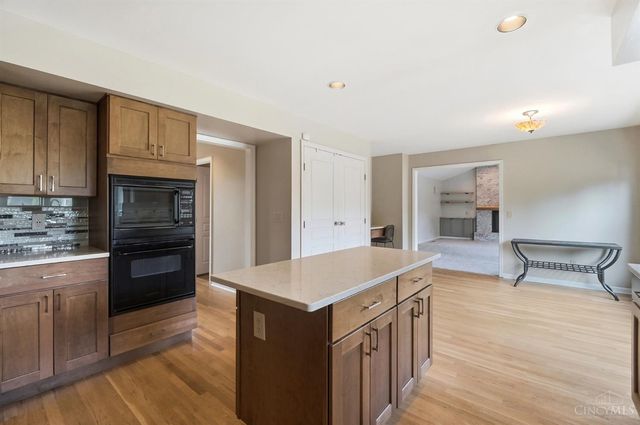 10934 Fallstone Drive, Springdale, OH 45246