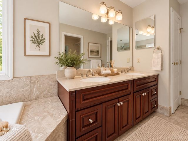 10934 Fallstone Drive, Springdale, OH 45246