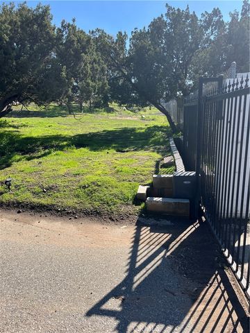 19260 Santa Rosa Mine, Perris, CA 92570