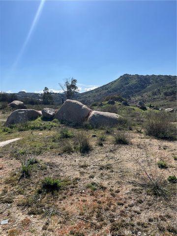 19260 Santa Rosa Mine, Perris, CA 92570