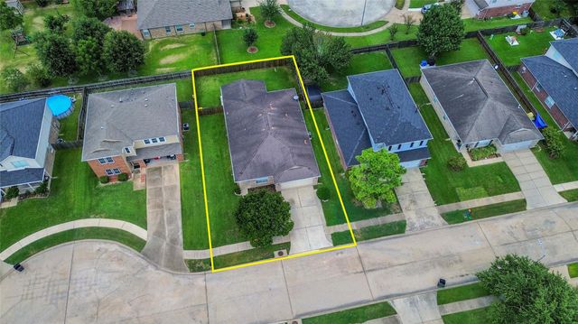 3209 Wheatmeadow Court, Pearland, TX 77581
