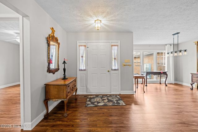 5718 Sloop Court, New Bern, NC 28560