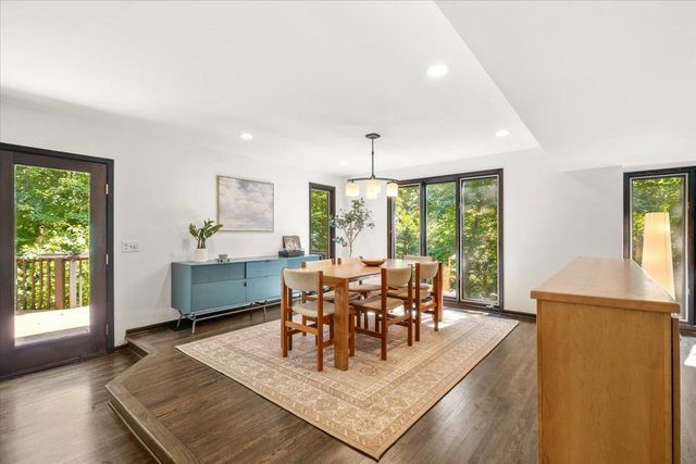 606 Carver Beach Road, Chanhassen, MN 55317