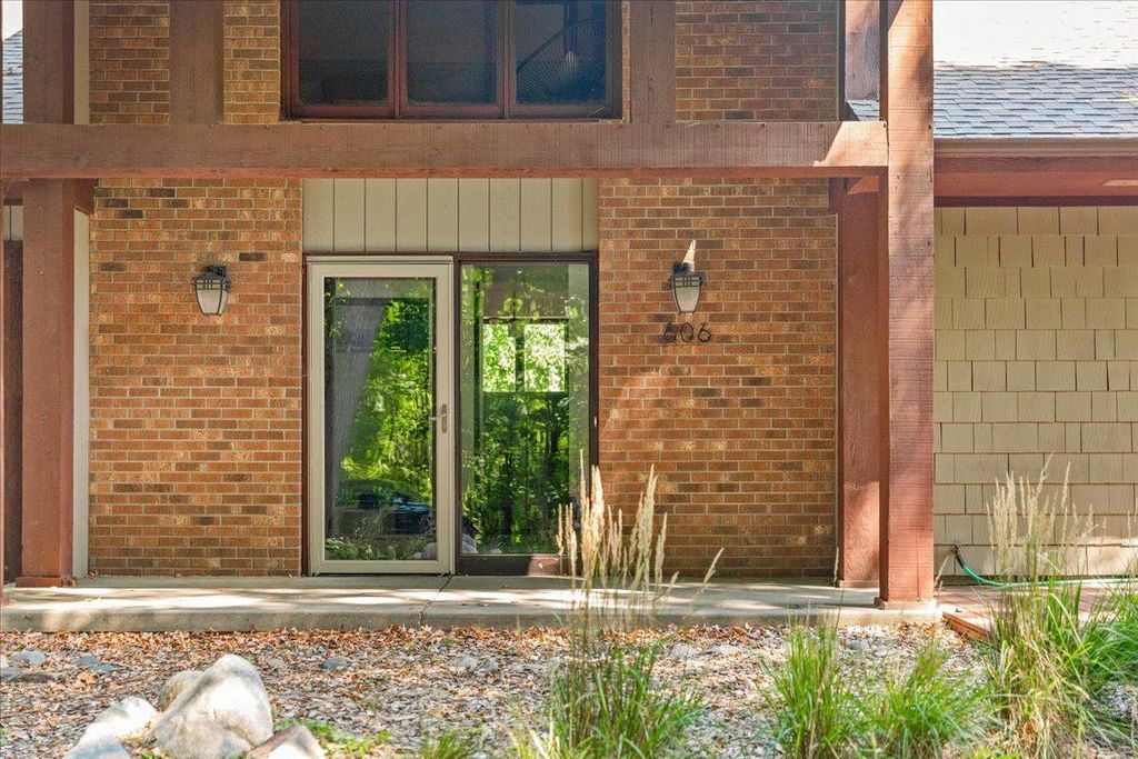 606 Carver Beach Road, Chanhassen, MN 55317 — photo 2