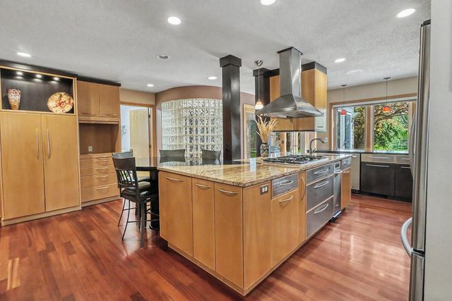 75 Prairiewood Drive S, Fargo, ND 58103