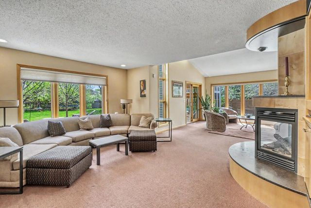 75 Prairiewood Drive S, Fargo, ND 58103