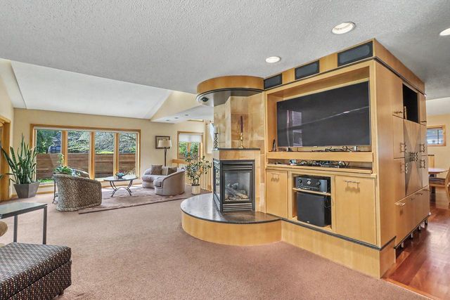 75 Prairiewood Drive S, Fargo, ND 58103