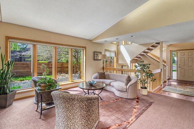 75 Prairiewood Drive S, Fargo, ND 58103