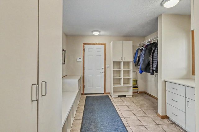 75 Prairiewood Drive S, Fargo, ND 58103