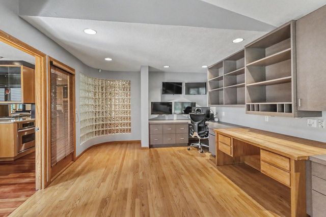 75 Prairiewood Drive S, Fargo, ND 58103