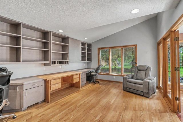 75 Prairiewood Drive S, Fargo, ND 58103