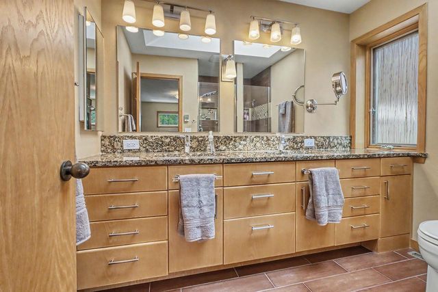 75 Prairiewood Drive S, Fargo, ND 58103