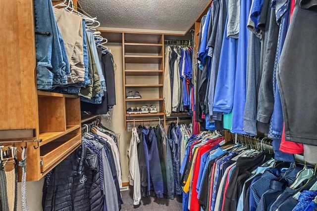 75 Prairiewood Drive S, Fargo, ND 58103