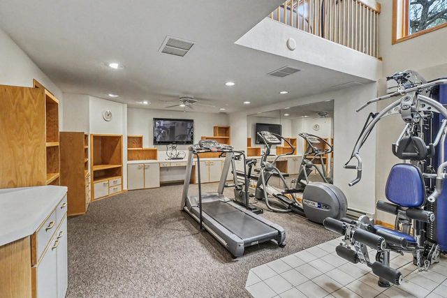 75 Prairiewood Drive S, Fargo, ND 58103