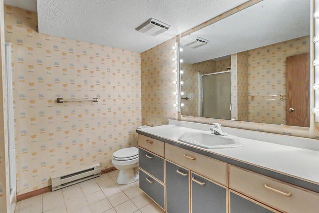 75 Prairiewood Drive S, Fargo, ND 58103