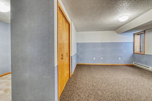75 Prairiewood Drive S, Fargo, ND 58103