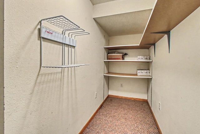 75 Prairiewood Drive S, Fargo, ND 58103