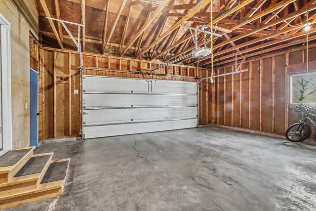 75 Prairiewood Drive S, Fargo, ND 58103
