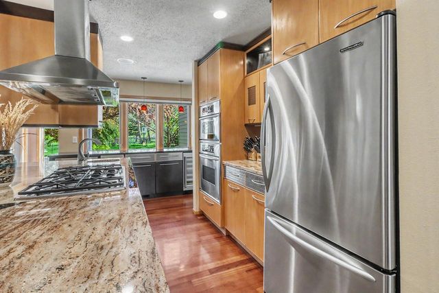 75 Prairiewood Drive S, Fargo, ND 58103