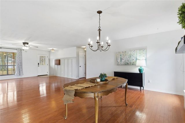 702 Forest View Drive, Prairie Grove, AR 72753