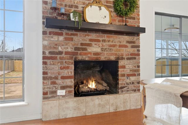 702 Forest View Drive, Prairie Grove, AR 72753