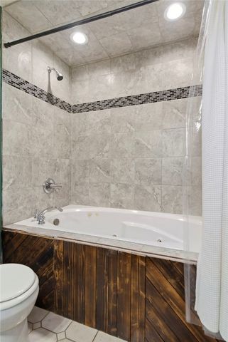 702 Forest View Drive, Prairie Grove, AR 72753