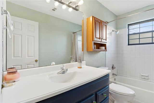 702 Forest View Drive, Prairie Grove, AR 72753