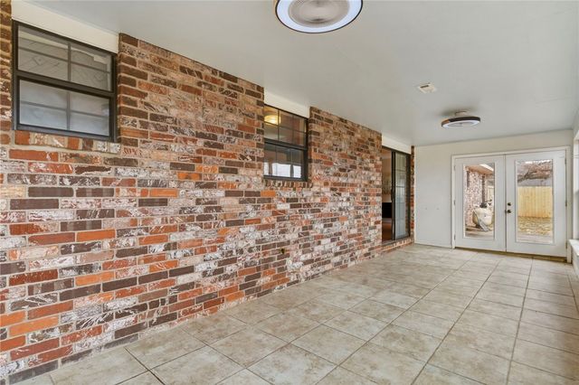 702 Forest View Drive, Prairie Grove, AR 72753