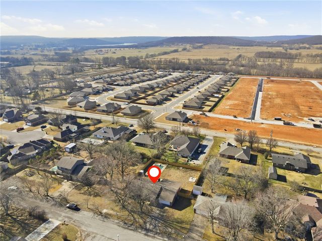 702 Forest View Drive, Prairie Grove, AR 72753
